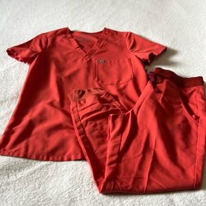 XSP Figs scrub set